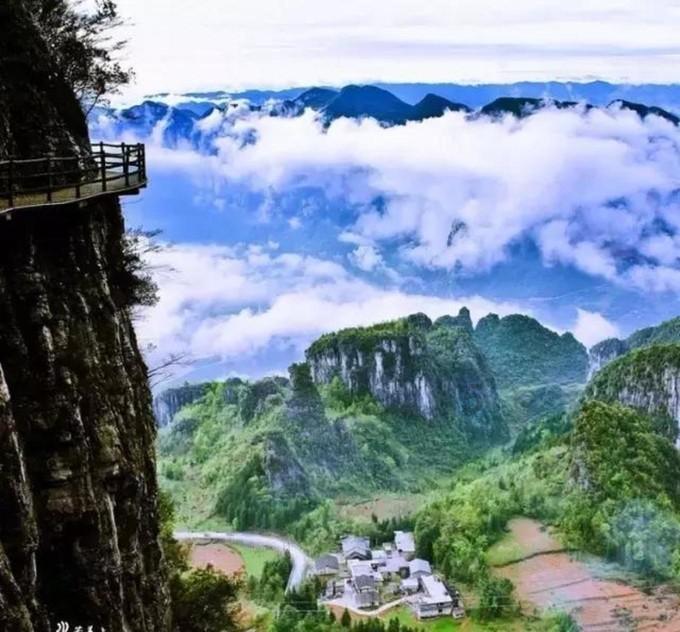 层层恐惧