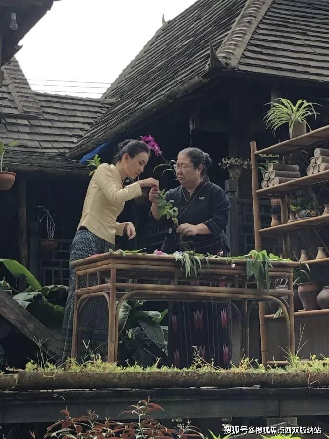 宝丰：义写春联暖人心 山区群众乐开颜