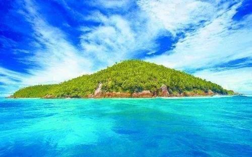 夏日时尚的爱丽