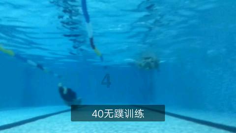 时尚芭比做美甲