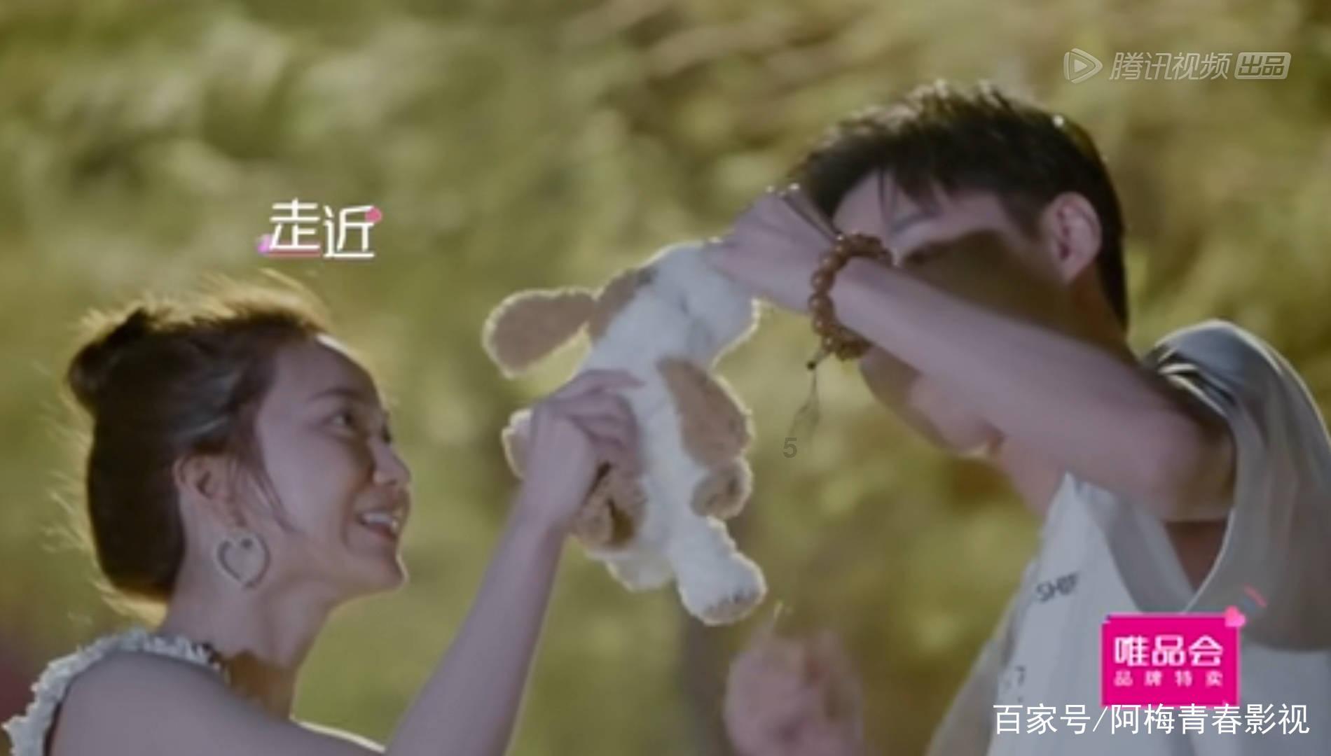 孕妇凌晨雪中突感不适,消防员火速救援护送就医