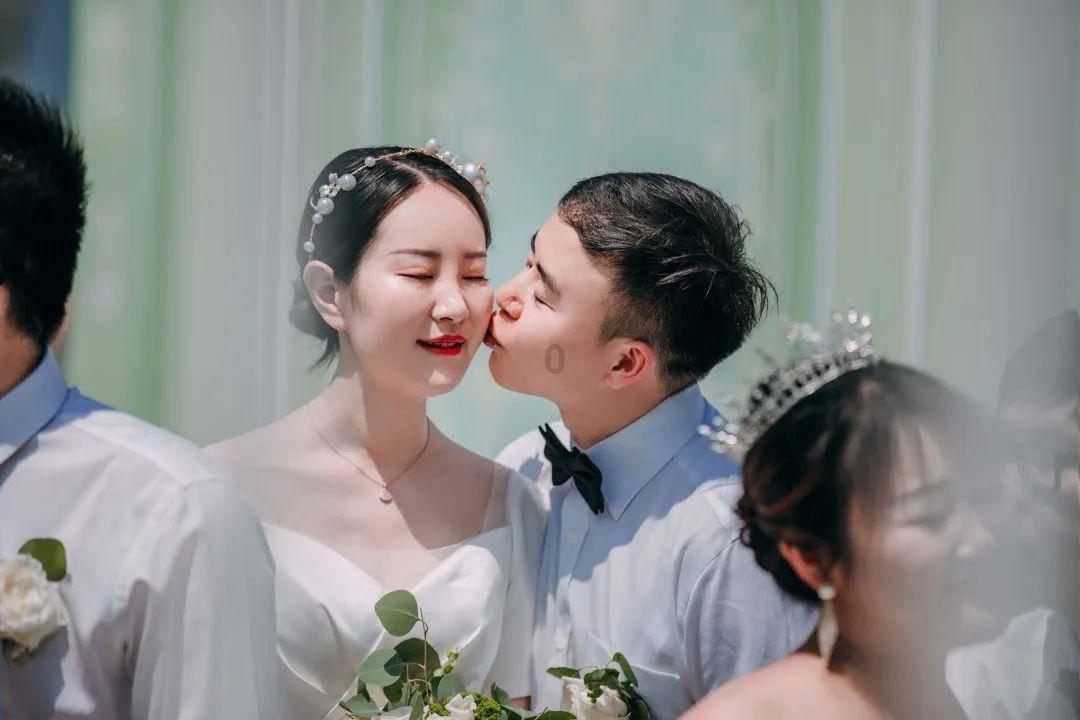 为什么迈克尔杰克逊看演唱会 下面那么多人哭呢