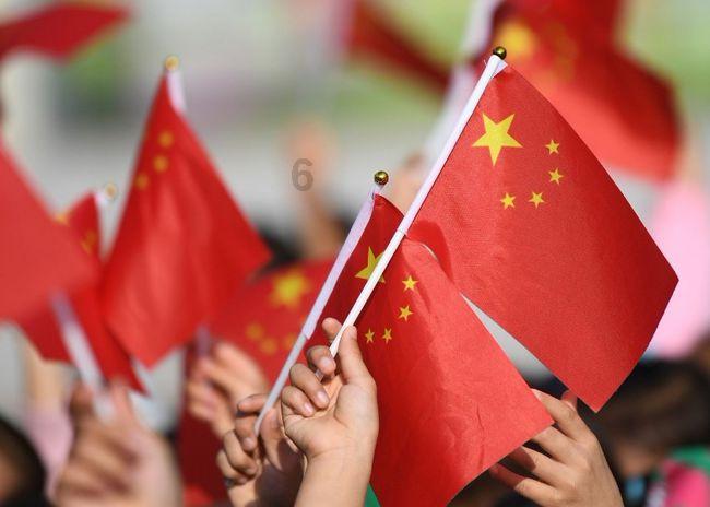 如何评价我们是夜晚？这部电影传达的内涵是什么？游戏画面