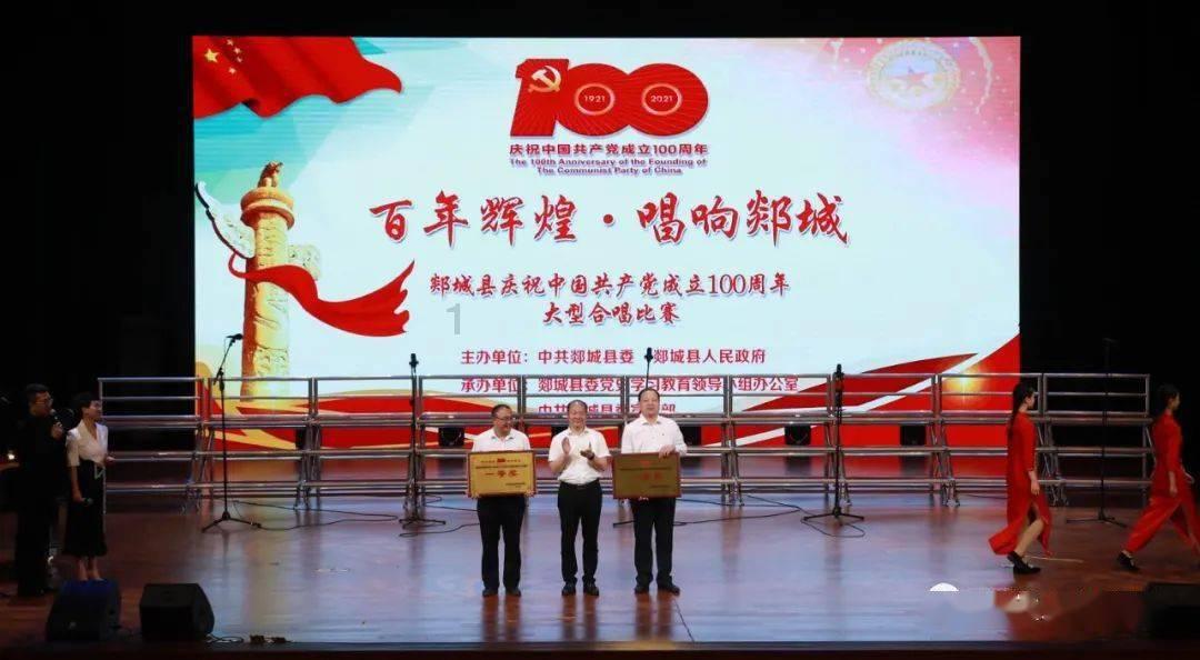 老年人笑了!满足2个条件,驾驶证就能“终身免检”,可享2个好处
