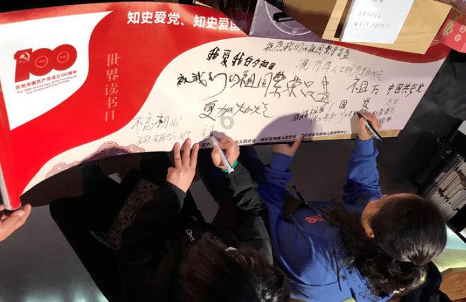 网络评论新秀挑战赛丨生活不应止于苟且，看看远方的人文历史和近处的烟火人间吧