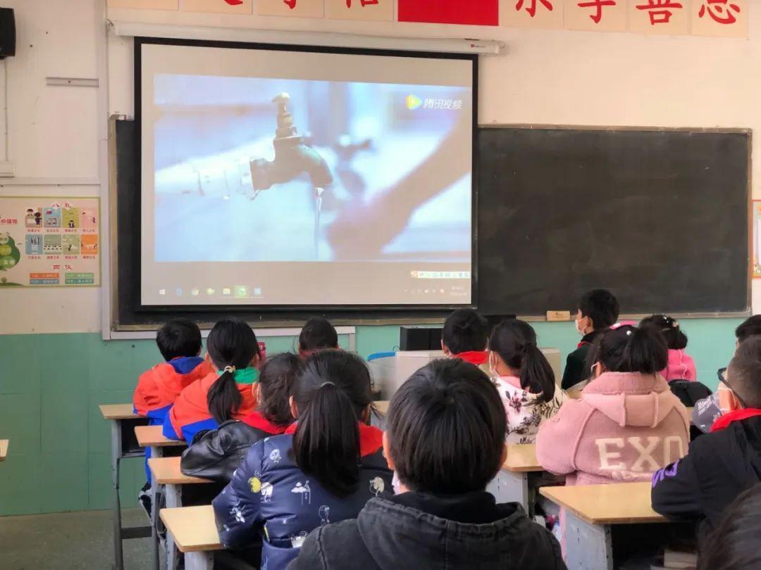 同治帝为何19岁就驾崩?你看他生活如此放纵不堪,尤其是最后一件