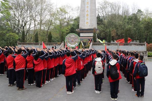 被困的小恶魔