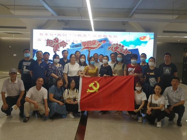非常“机冻”！重庆航空今冬首次开展航空器除冰