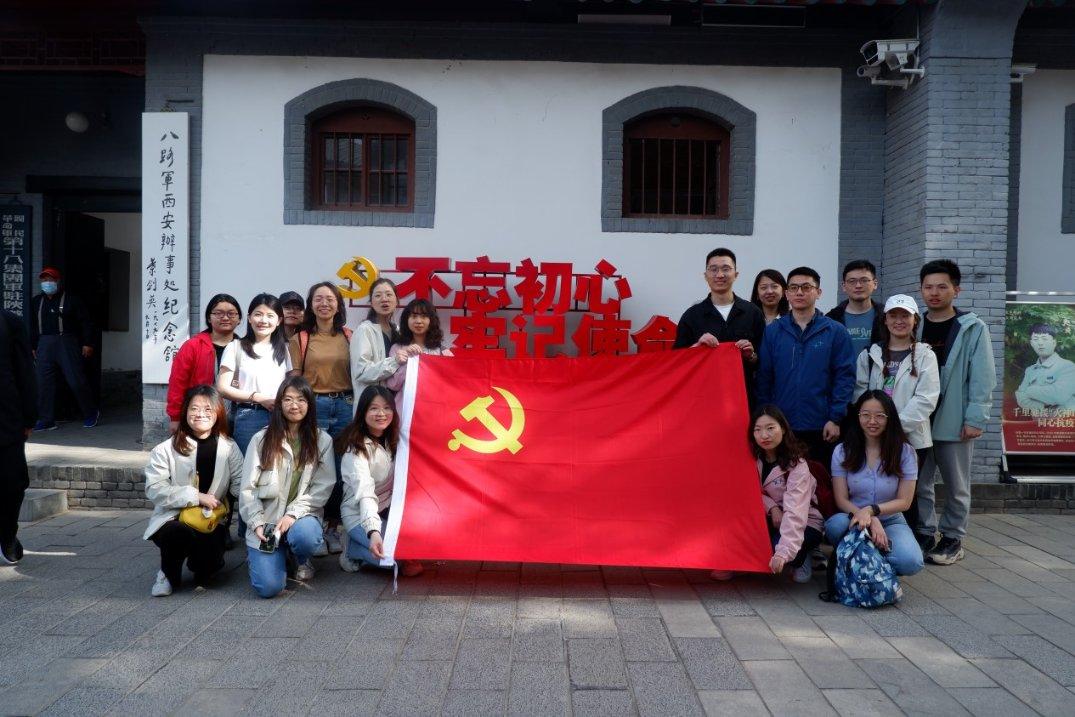 为什么一个陌生人天天晚上9点多给我发晚安好梦游戏画面