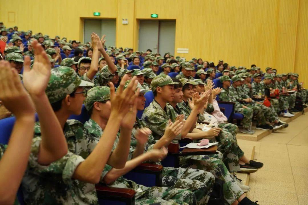 李善均家人反对尸检,下午灵堂现场曝光,韩娱众星前往送别!