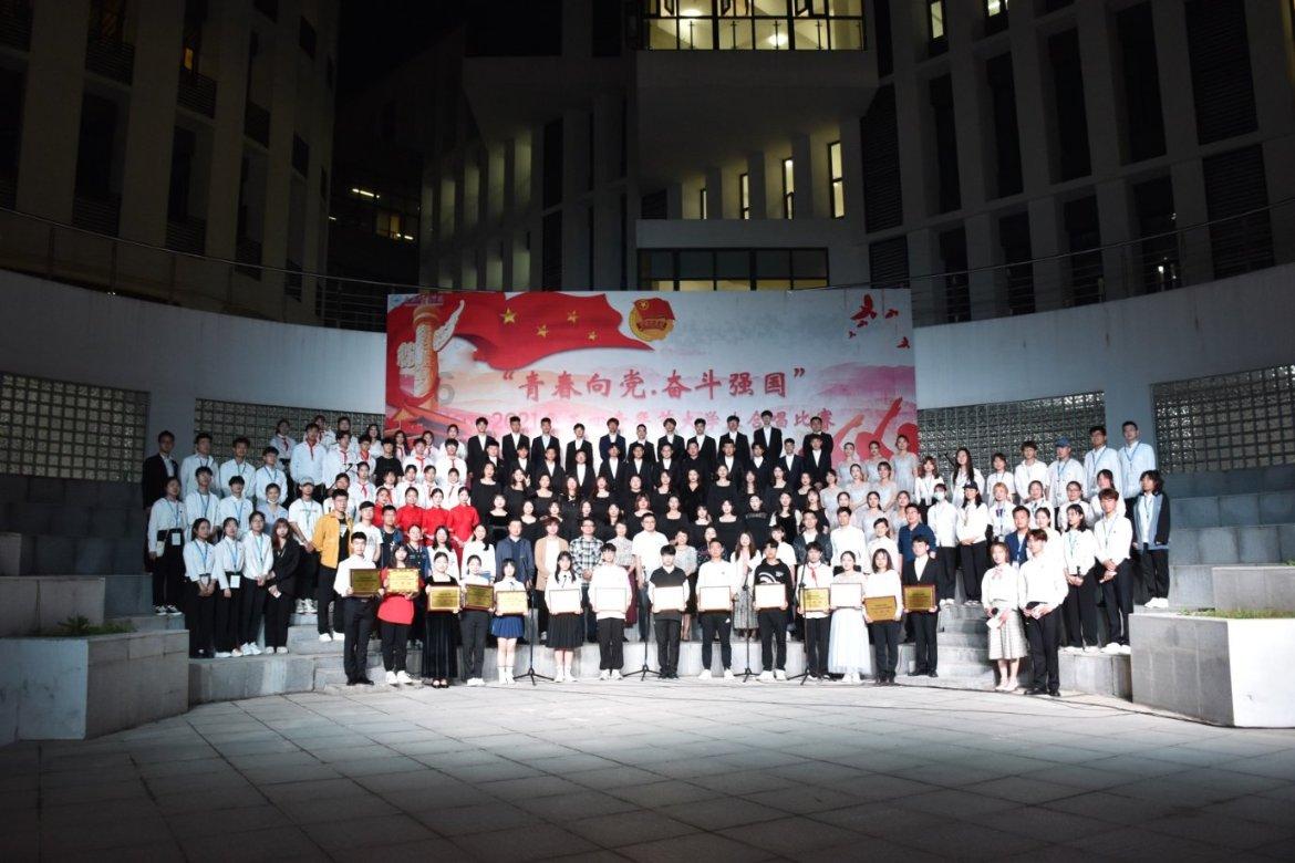 阿富汗塔哈尔省首府塔卢坎市发生爆炸