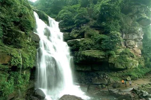 肩膀比较宽的女生，夏天应该怎么穿搭显瘦游戏画面