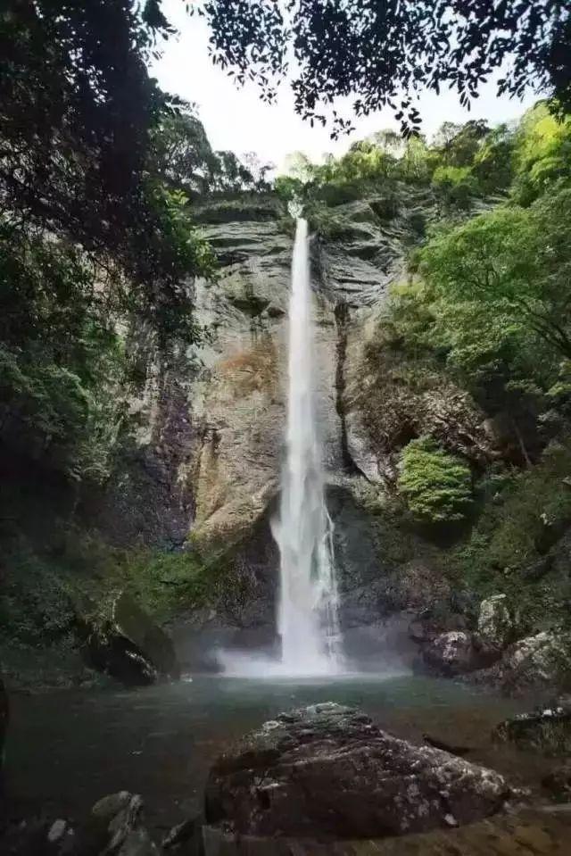 救援俏皮女孩