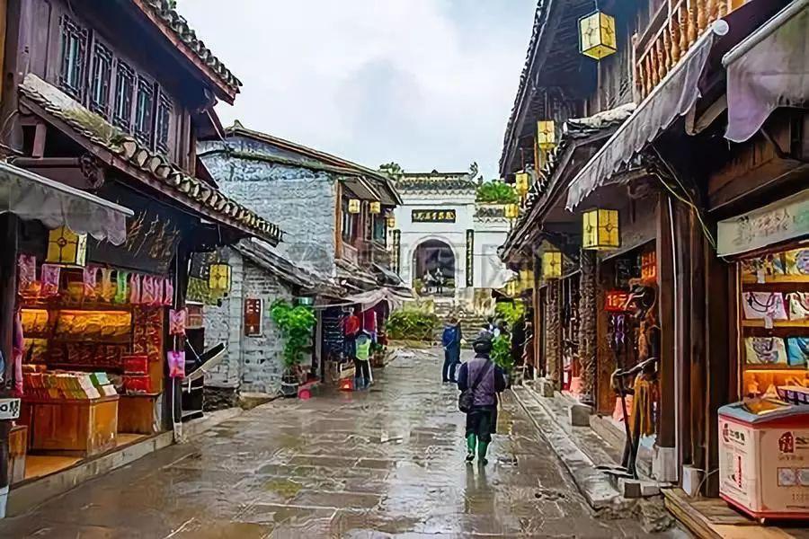 太阳报:小贝团队考虑起诉卖假DBV牌衣服香水的商家,要求赔偿
