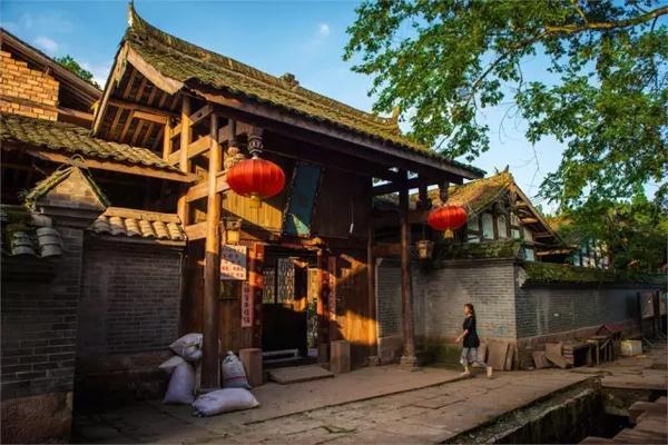 液压龙门吊优于常规龙门吊的优势有哪些？