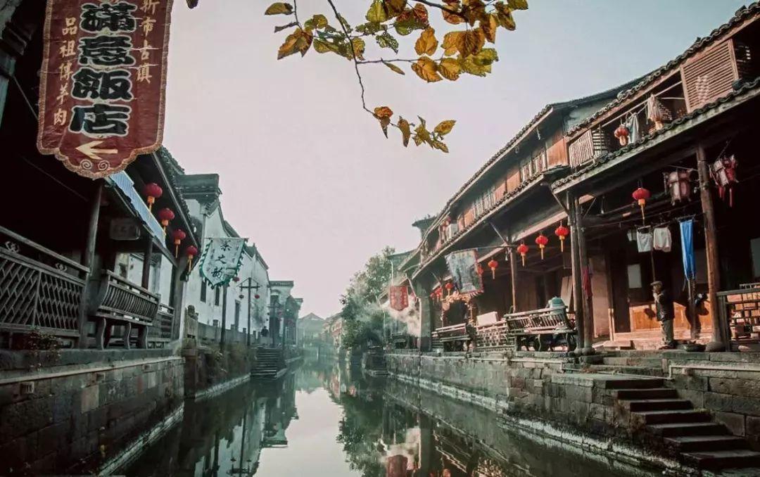中国驻瑙鲁大使馆正式揭牌
