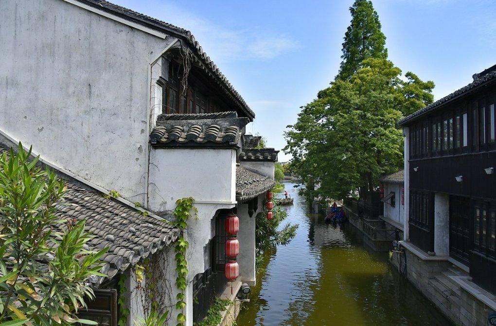 海南“村VA”迎春赛,昌洒镇黑山羊队3:1力克东路镇荔枝队,16号球员王帅获得“最佳球员”