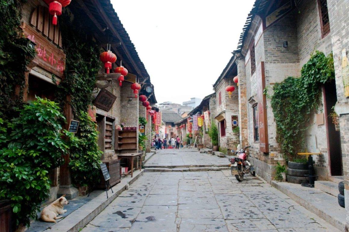 温州一小区1名保安被炸伤,警方通报:嫌疑人与住户有纠纷,用鞭炮制作的简易装置炸伤了保安员