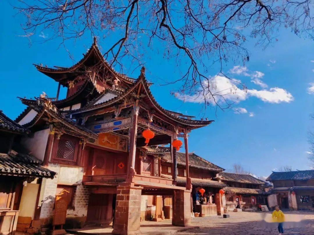 实拍陕南农村杀年猪，整个逮猪过程惊险刺激，庖汤宴席温暖和谐