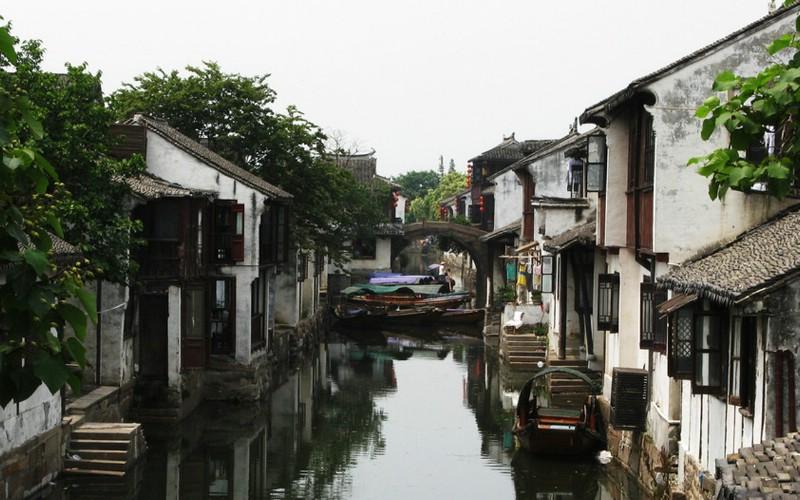 繁花绽放 驭风而来 纯电超跑轿车路特斯EMEYA繁花正式上市