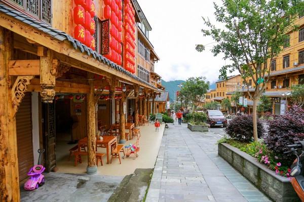 成都农商银行达州分行联合市经信局召开“专精特新”银政企对接会