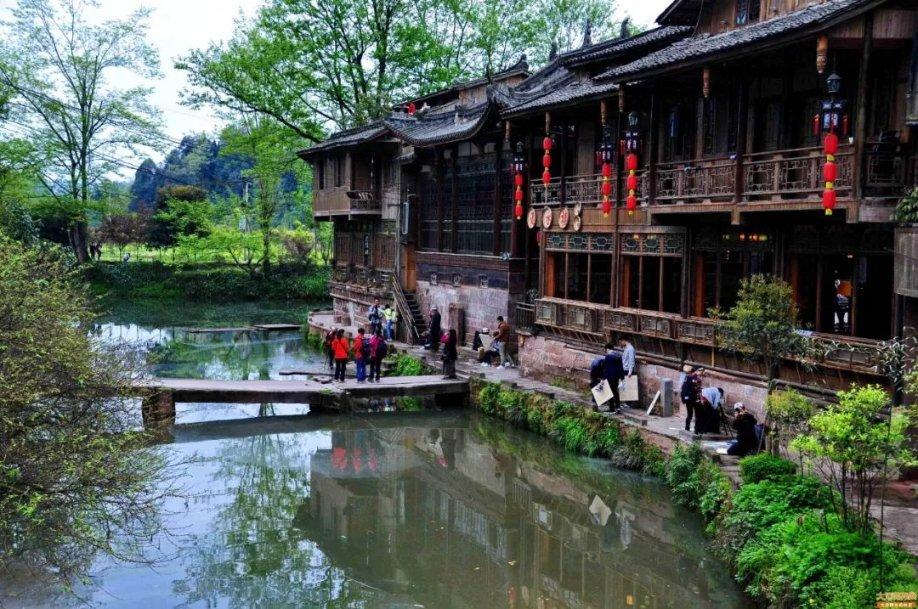逃离粉红岛