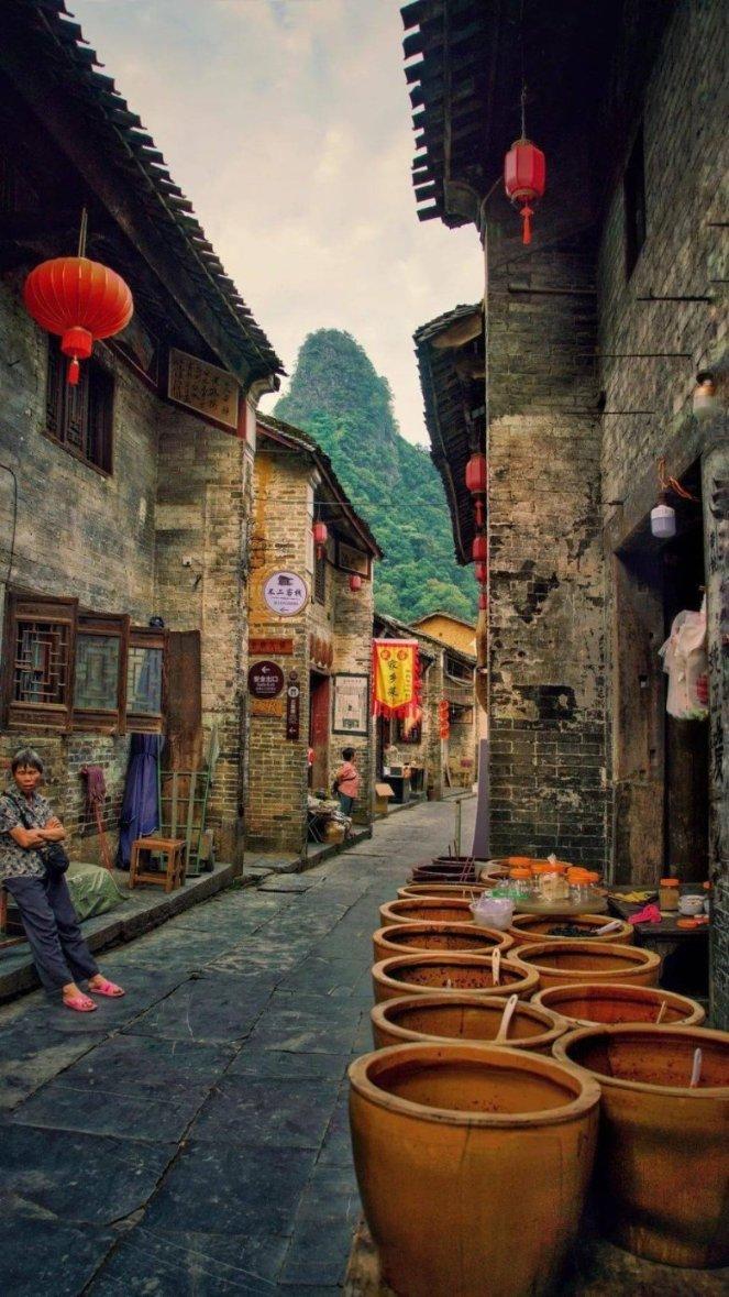 四根花岗岩柱是是华察致仕还乡,淡泊度日的见证