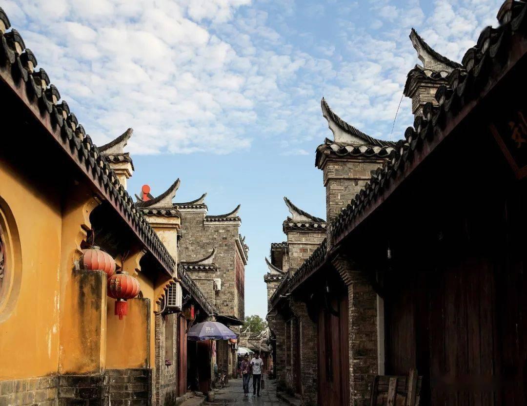 解锁吉鹿力问答社区,探索在家装卧室的前期,应将梳妆台的尺寸大小确定好,梳妆台有哪些规格标准?的无限魅力