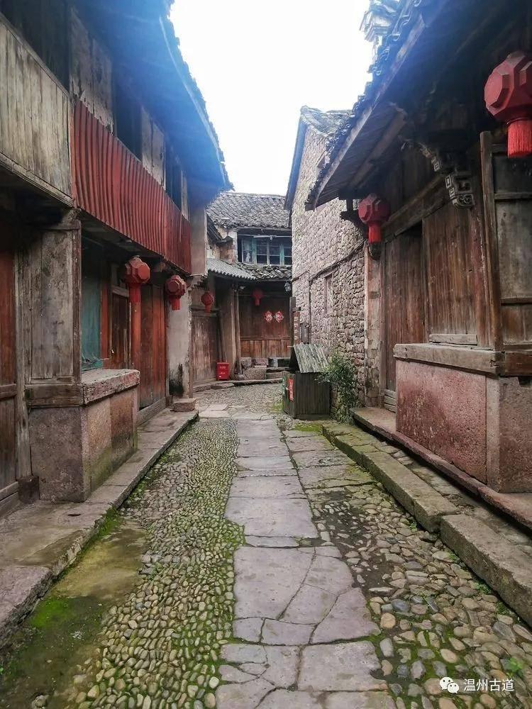 3岁男童在小区里被陌生男子抱走15分钟，这15分钟他都经历了什么？游戏画面