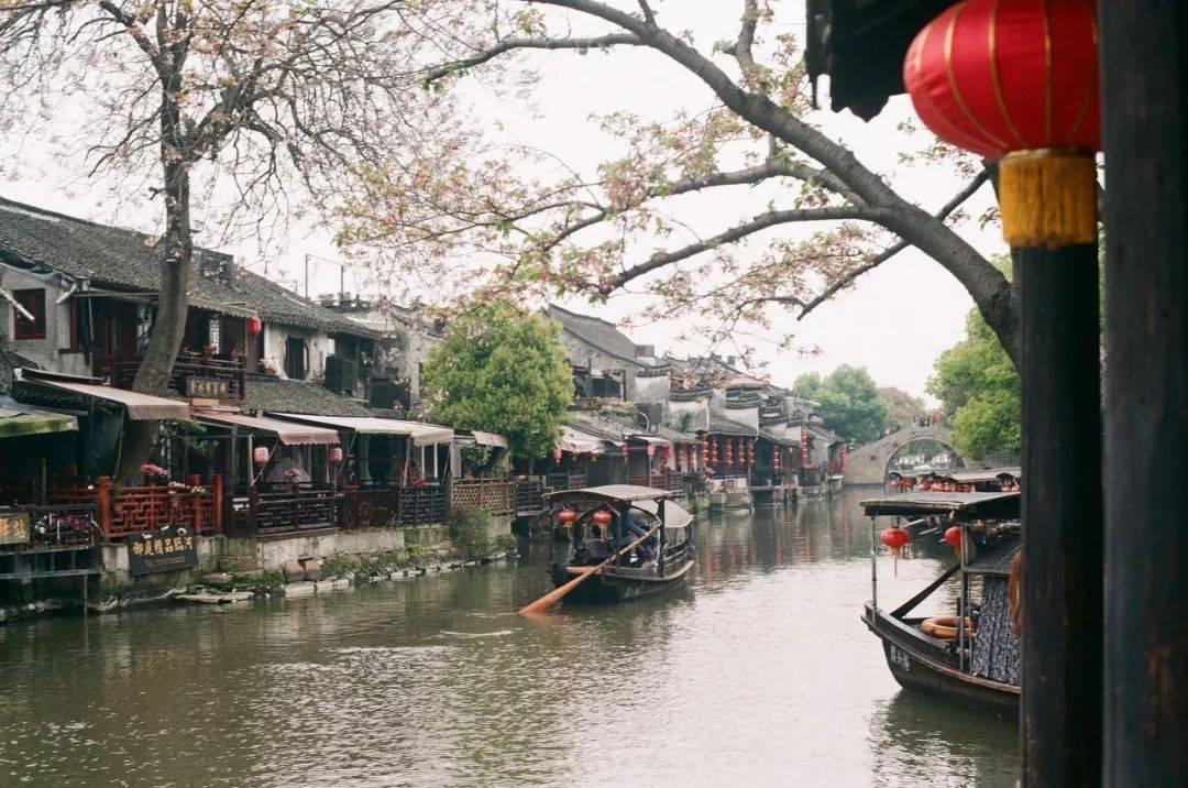 逃离沙漠小镇