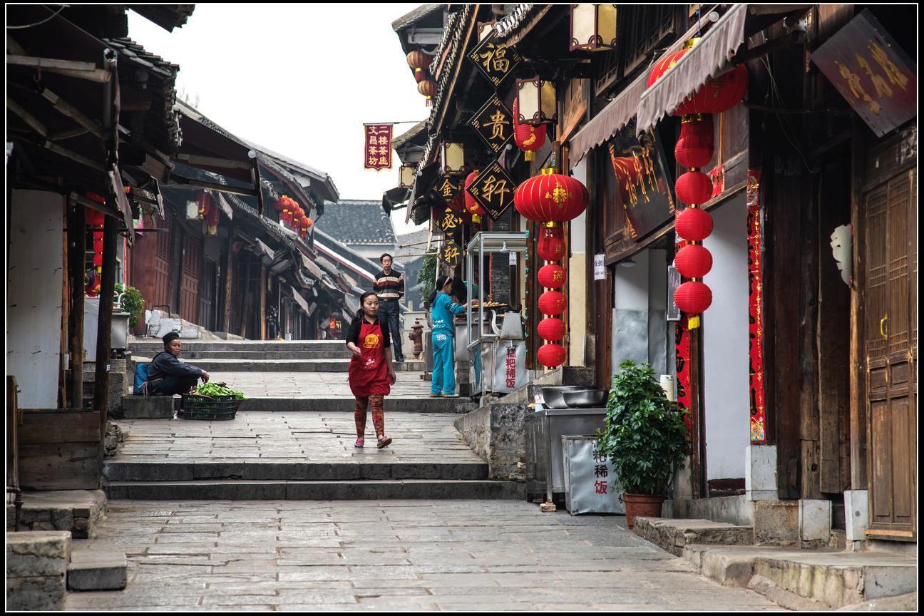 为什么过几分钟电脑会自动黑屏？游戏画面