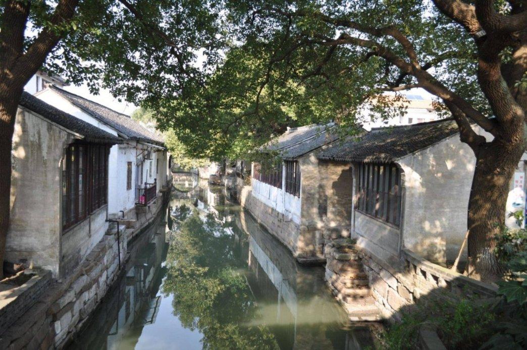 闽南千年渔村蟳埔：簪花成海引客来
