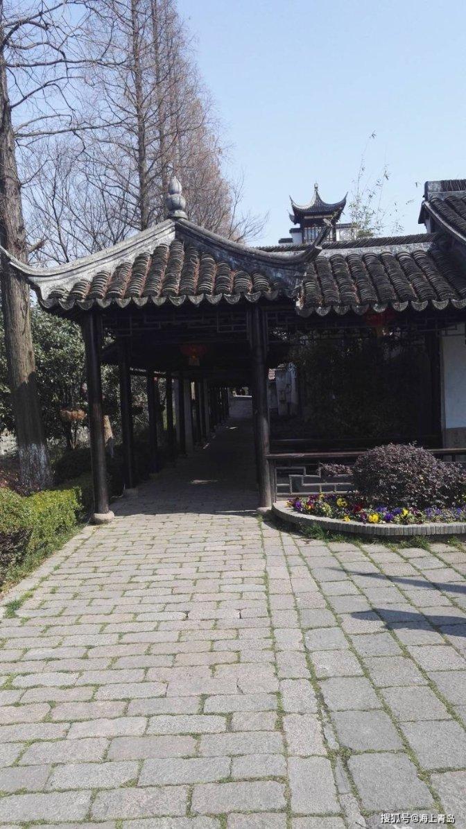 获赔3万！男子下班后回工作消息，法院：保障劳动者离线休息权