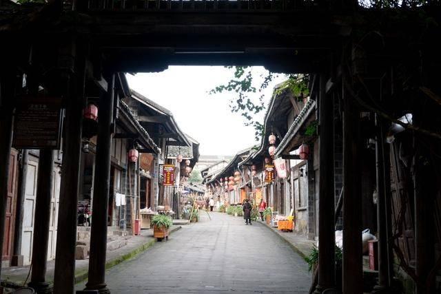 两会好声音丨唐健娥代表:强化服务保障,解决好农村“一老一小”难题
