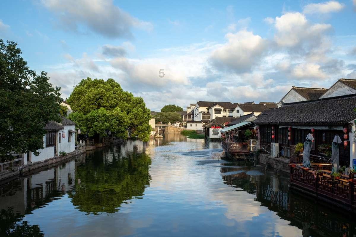 大跳跃的方块