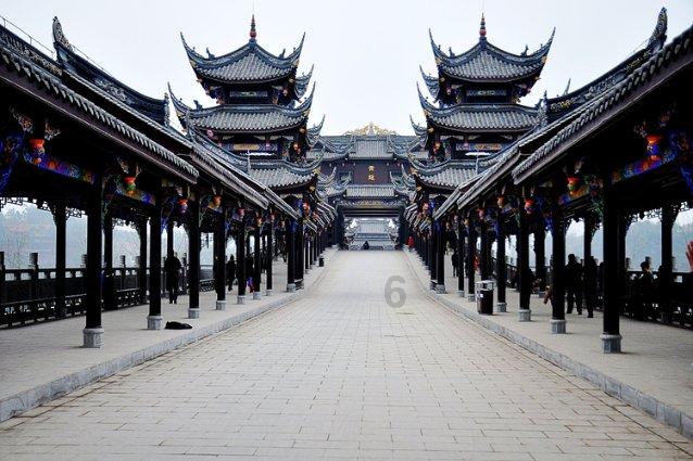 逃离荒凉的地方