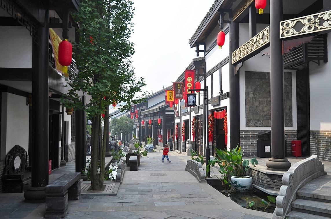 省人大代表审议省人大常委会和“两院”工作报告:坚持人民至上 守护公平正义