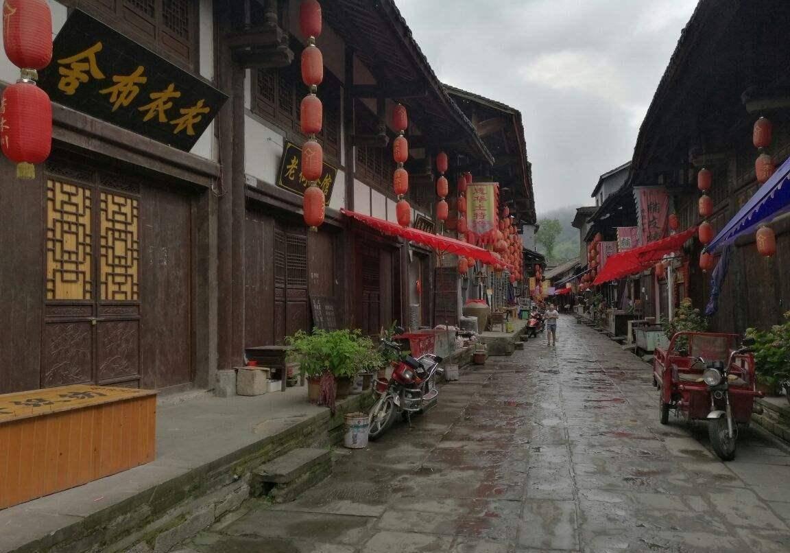 我爸在大哥养老，我们每年给3万5，我爸走后大哥拿出账本：算账