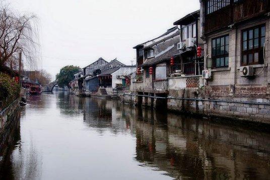 农村俗语：“白虎盖青龙代代有人穷”，盖房有讲究，这是啥意思？游戏画面