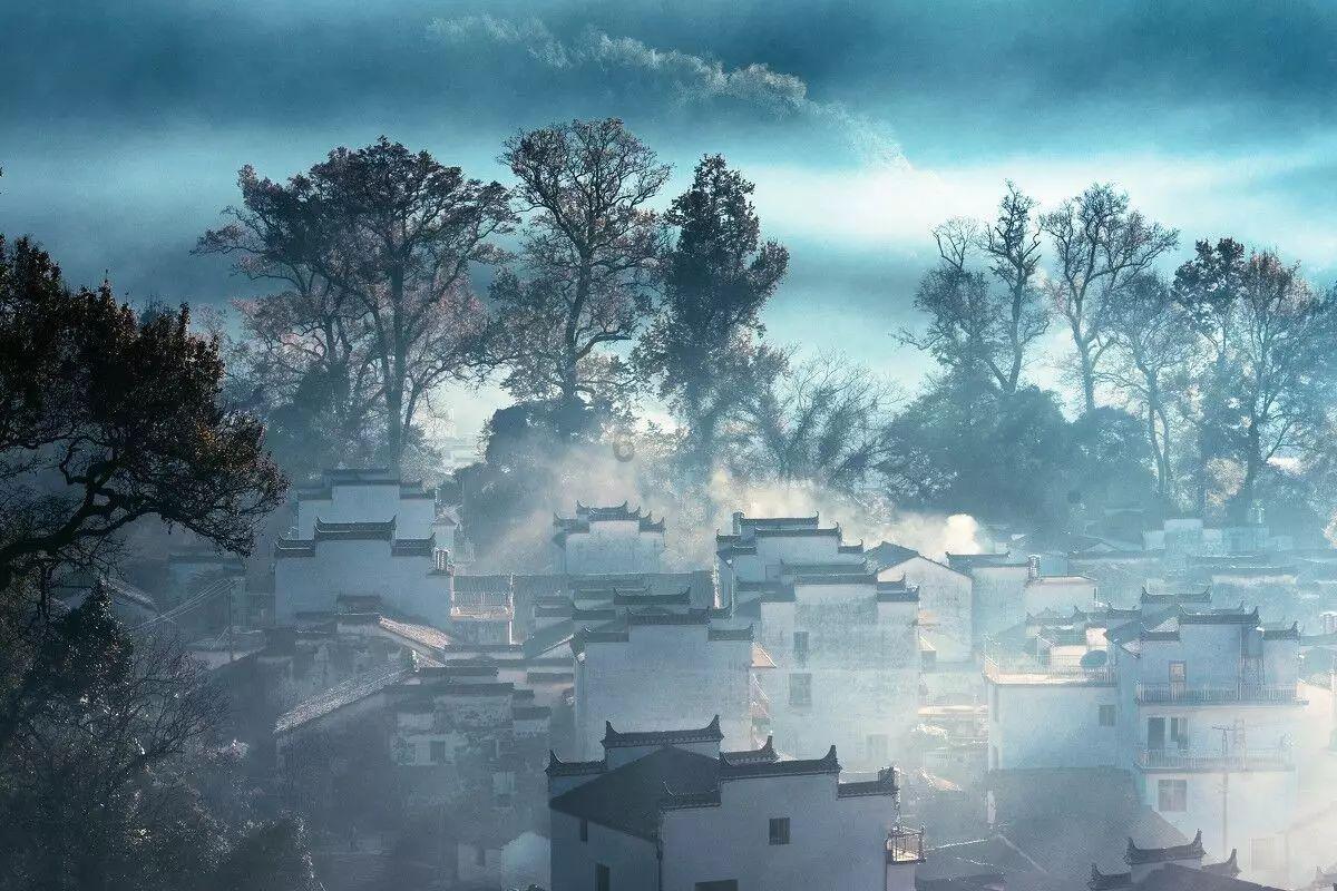 努力跳跃